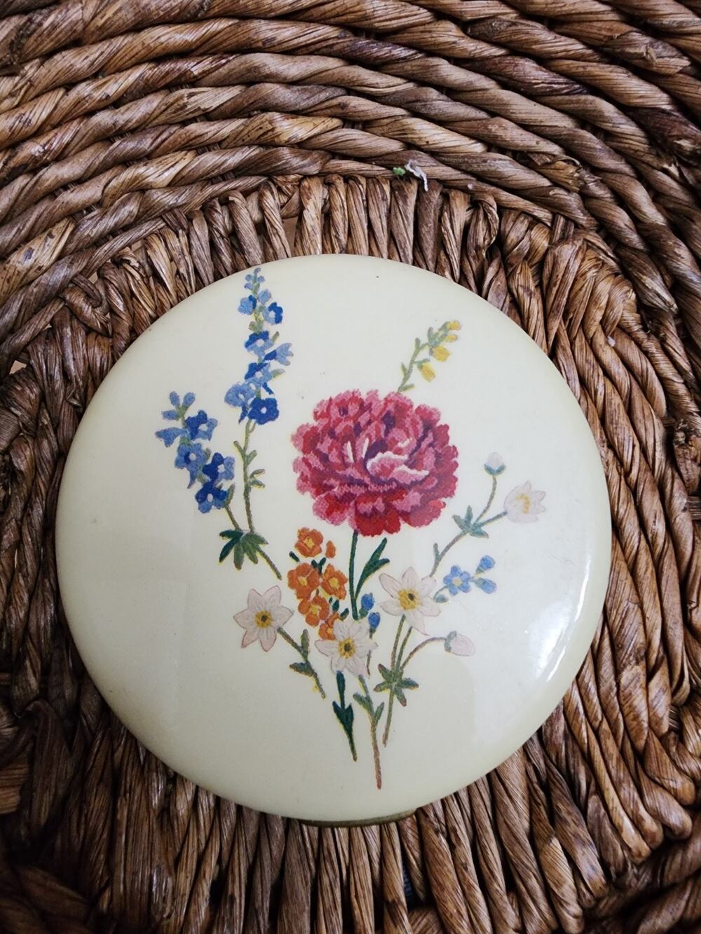 Vintage Rex 5th Avenue Powder Compact Celluloid Flower Pattern Original Poof